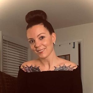 Meet your Posher, Lauren